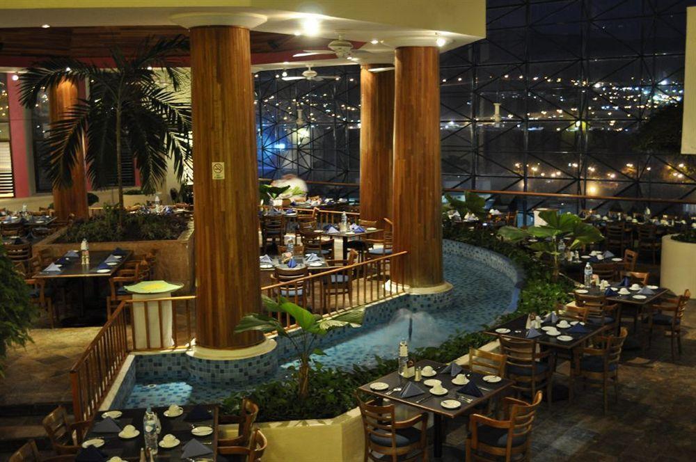 Marriott Tuxtla Gutierrez Hotel Exteriör bild The River Restaurant